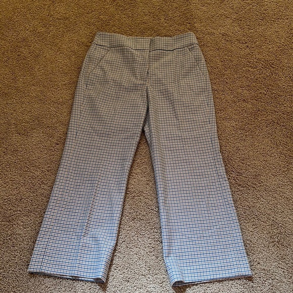 Veronica Beard SZ 10, white/blue multi houndstooth pattern pants.